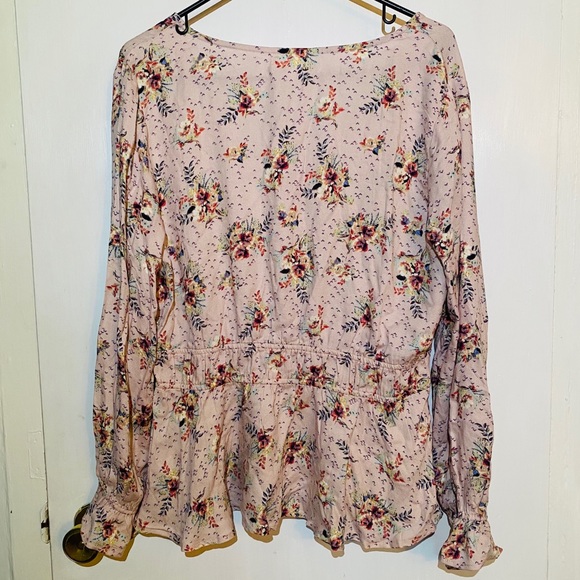 Floral Blouse NWT - Picture 4 of 4